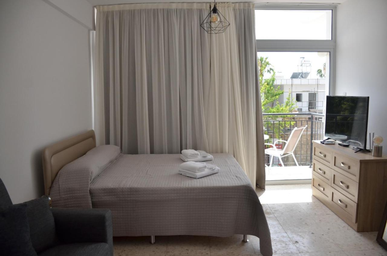 Almyria Apartments - By Imh Travel & Tours Paphos Exteriér fotografie